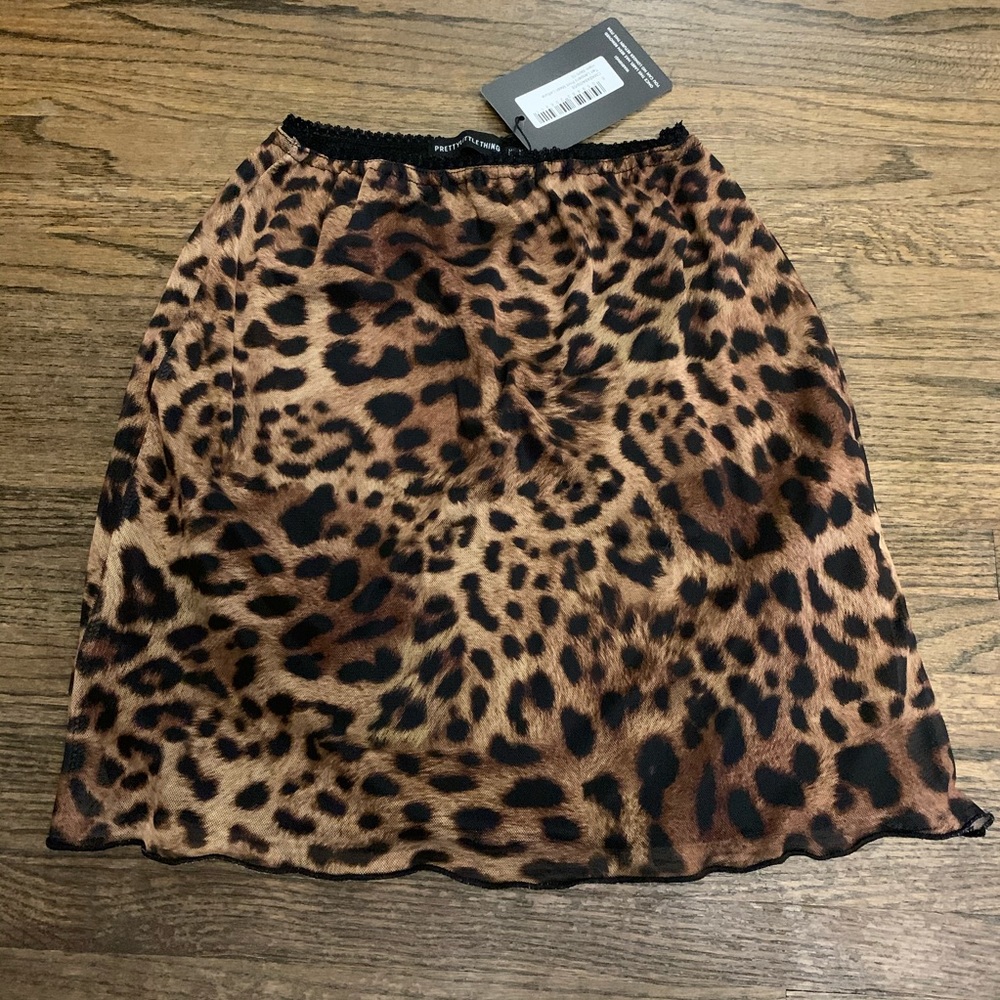 Pretty Little Thing Leopard Skirt - Picture 3 of 4
